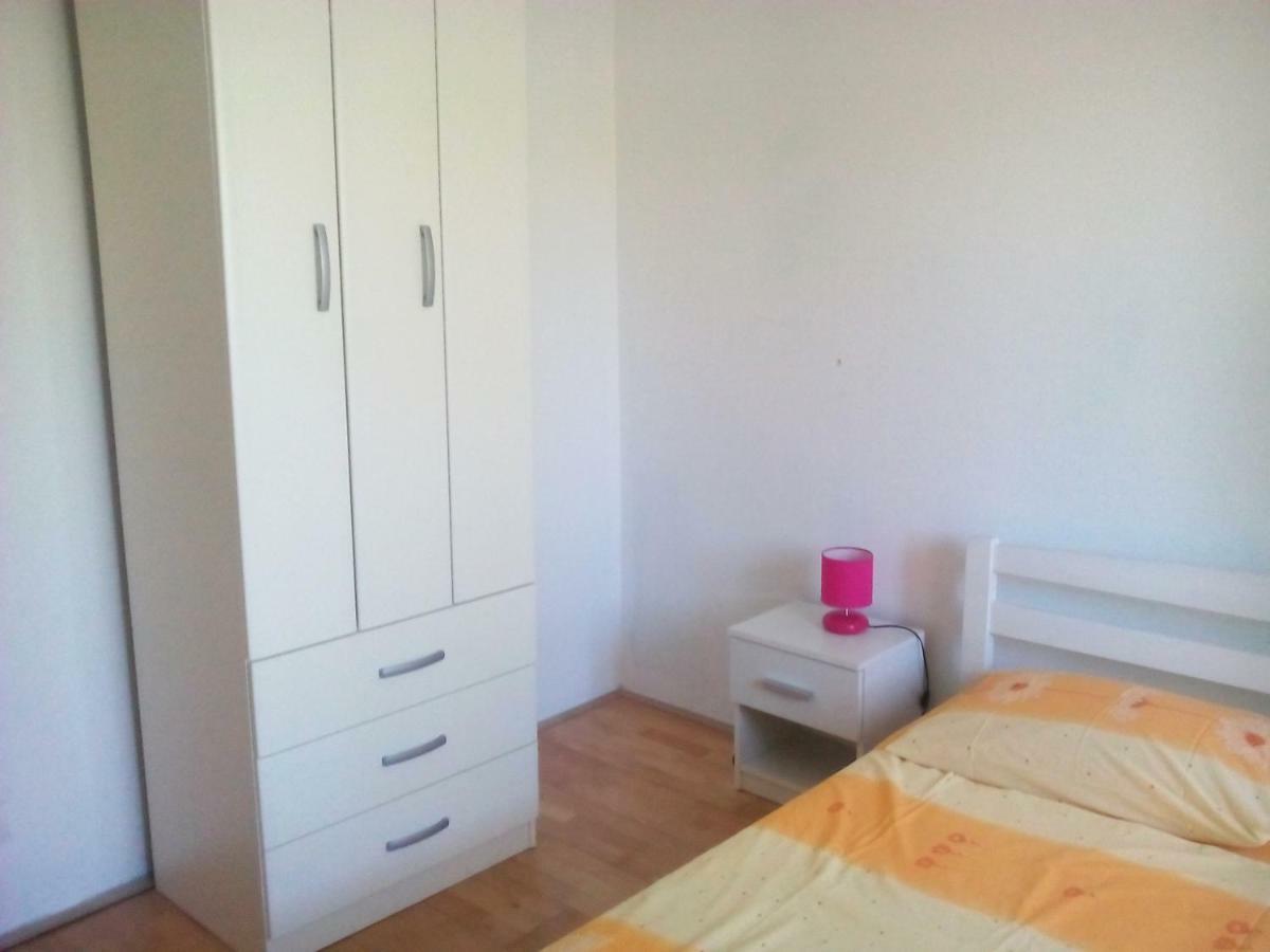 Apartments Petko Rogoznica  Buitenkant foto